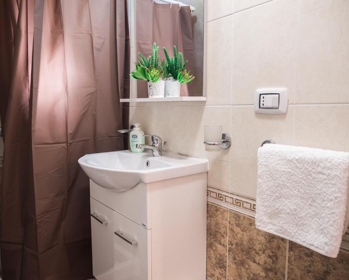 Chiaia Premium Flat, Naples Center, Near Seaside Apartment Exterior photo